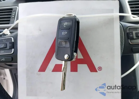 2013 Volkswagen Passat 2.5L Se z USA, uszkodzony, nr VIN 1VWBH7A32DC020125